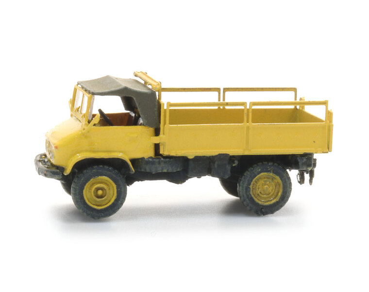 Unimog 404s geel