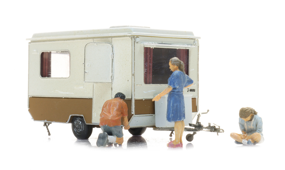 DDR Wohnwagen 'Bastei' auf dem Campingplatz