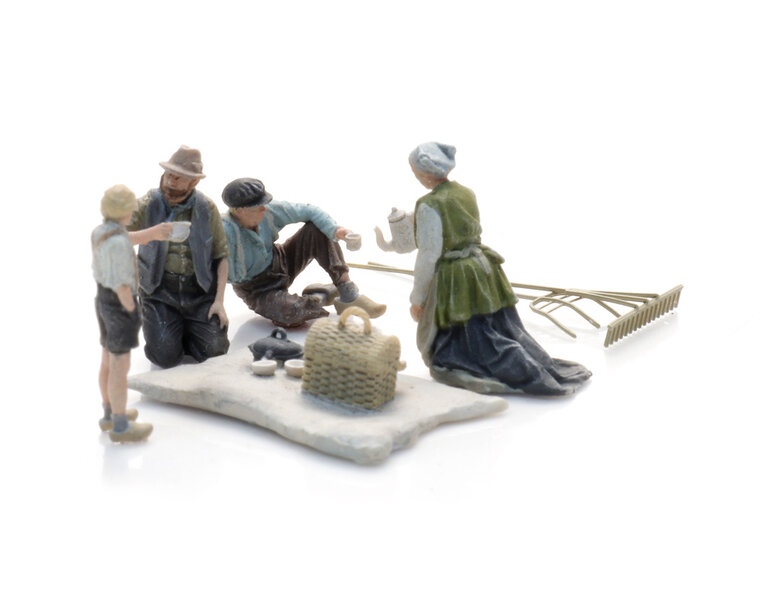 Lunch break in the field