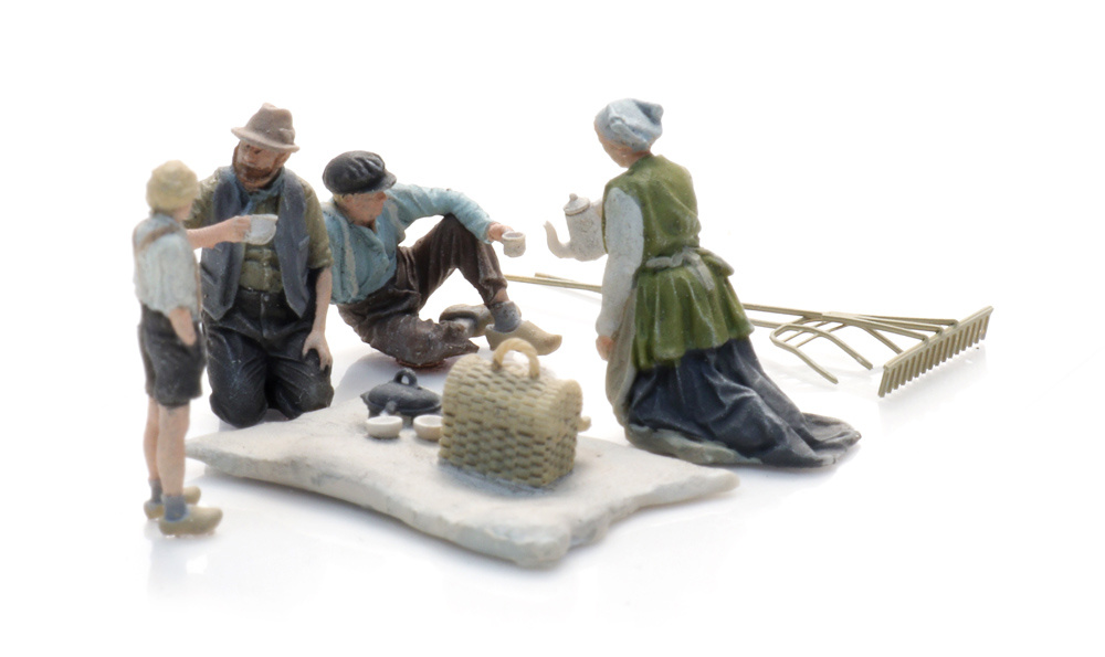 Lunch break in the field