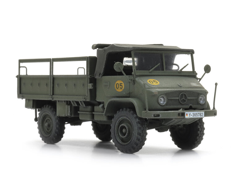 BRD Unimog 404s Pritsche offen gelboliv