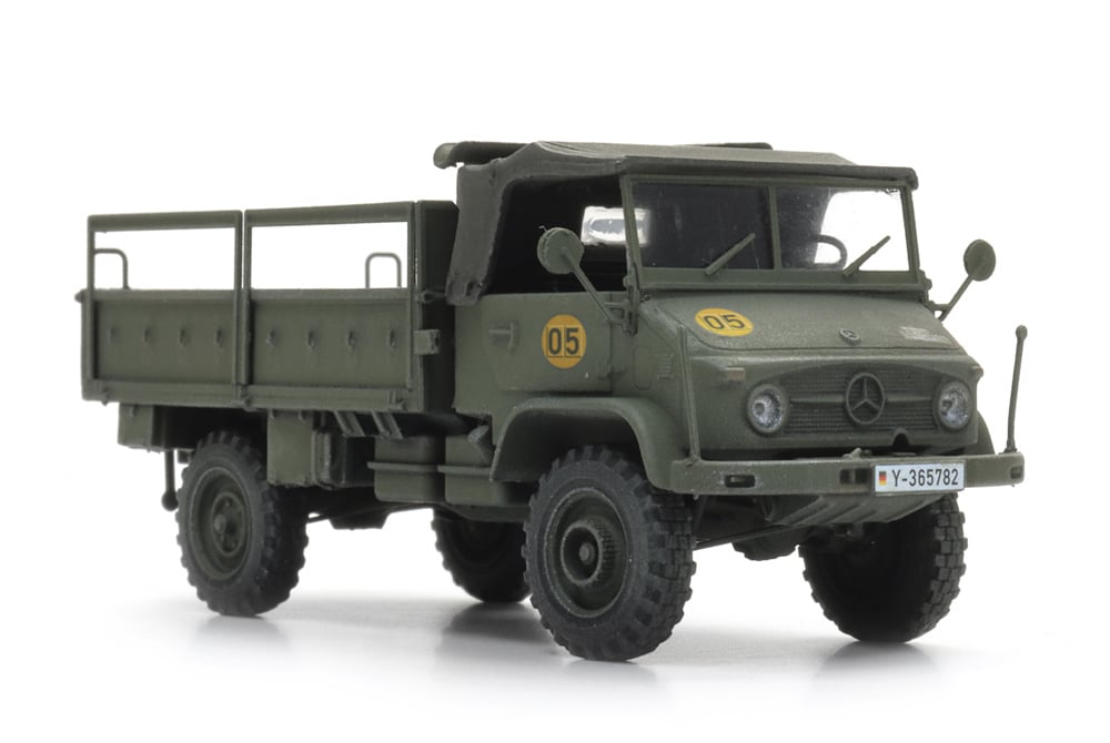 BRD Unimog 404s Pritsche offen gelboliv