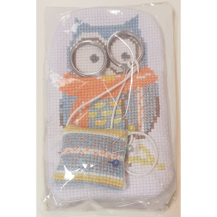 Speldenkussen met schaar hoesje uil geborduurd