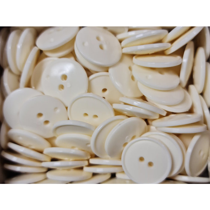 Knopen vanille kleurig 2gat 20mm