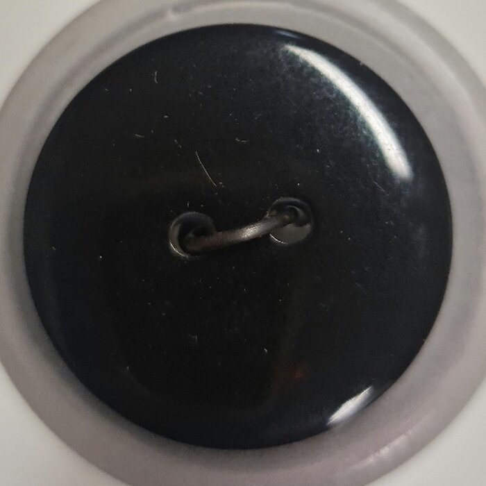 Knoop zwart  2 gaats 20mm glans