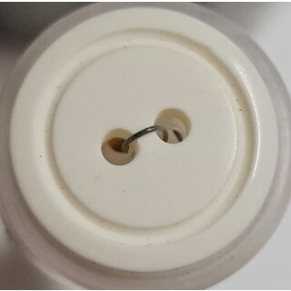 Knopen gebroken wit met randje 21mm 2 gaats