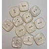 Knoop vierkant plastic gebroken wit glans 18mm