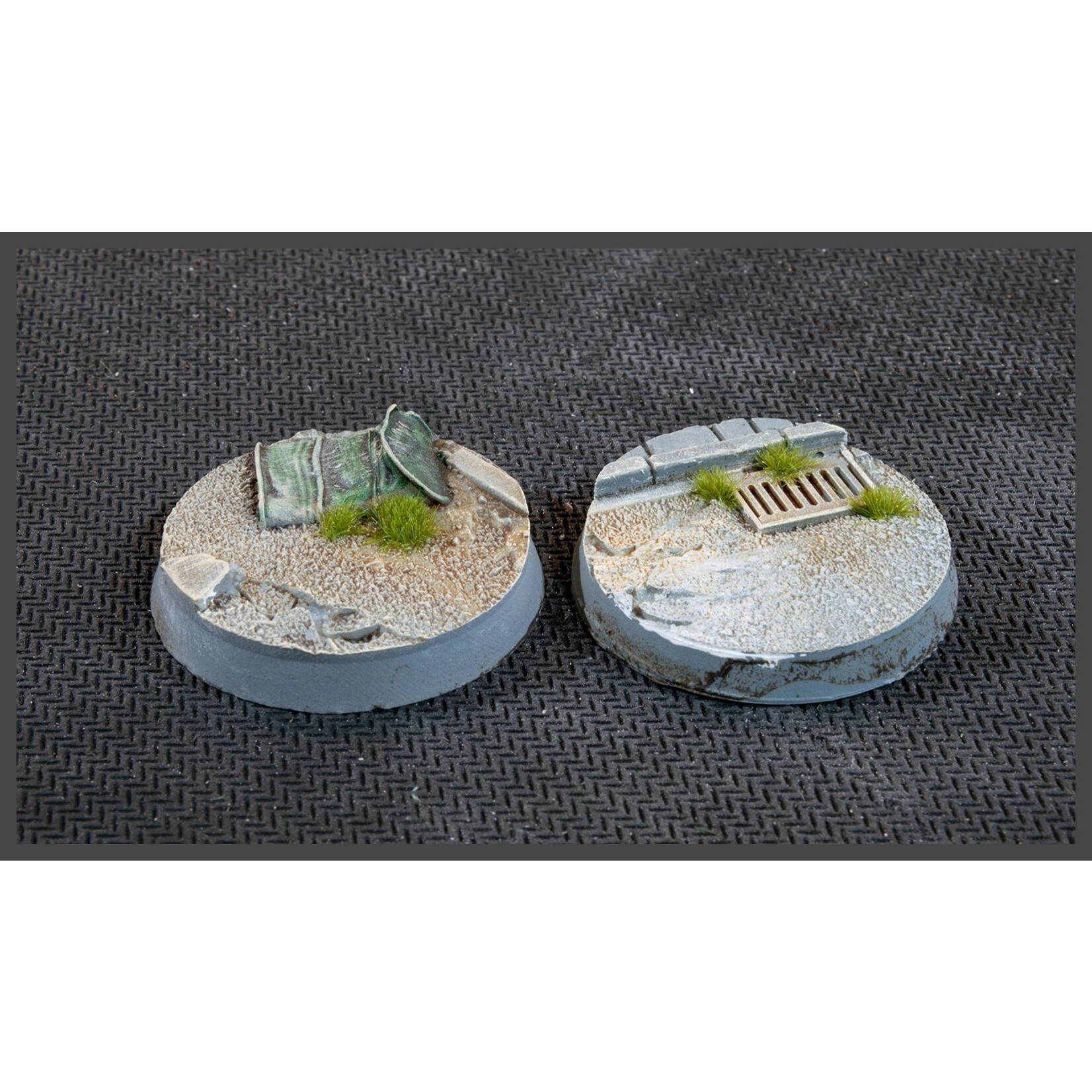 Gamers Grass Urban Warfare Bases Pre-Painted (8x 32mm Round)