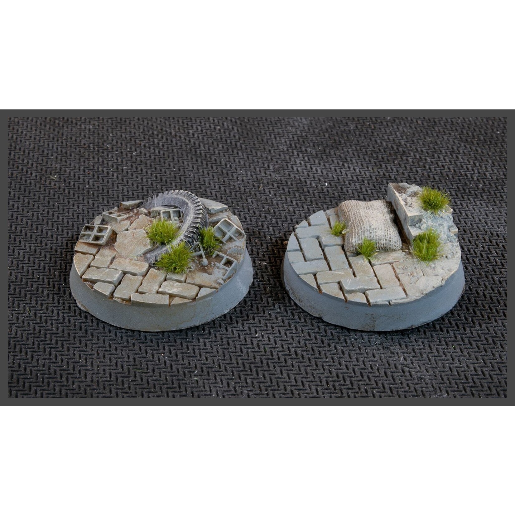 Gamers Grass Urban Warfare Bases Pre-Painted (8x 32mm Round)