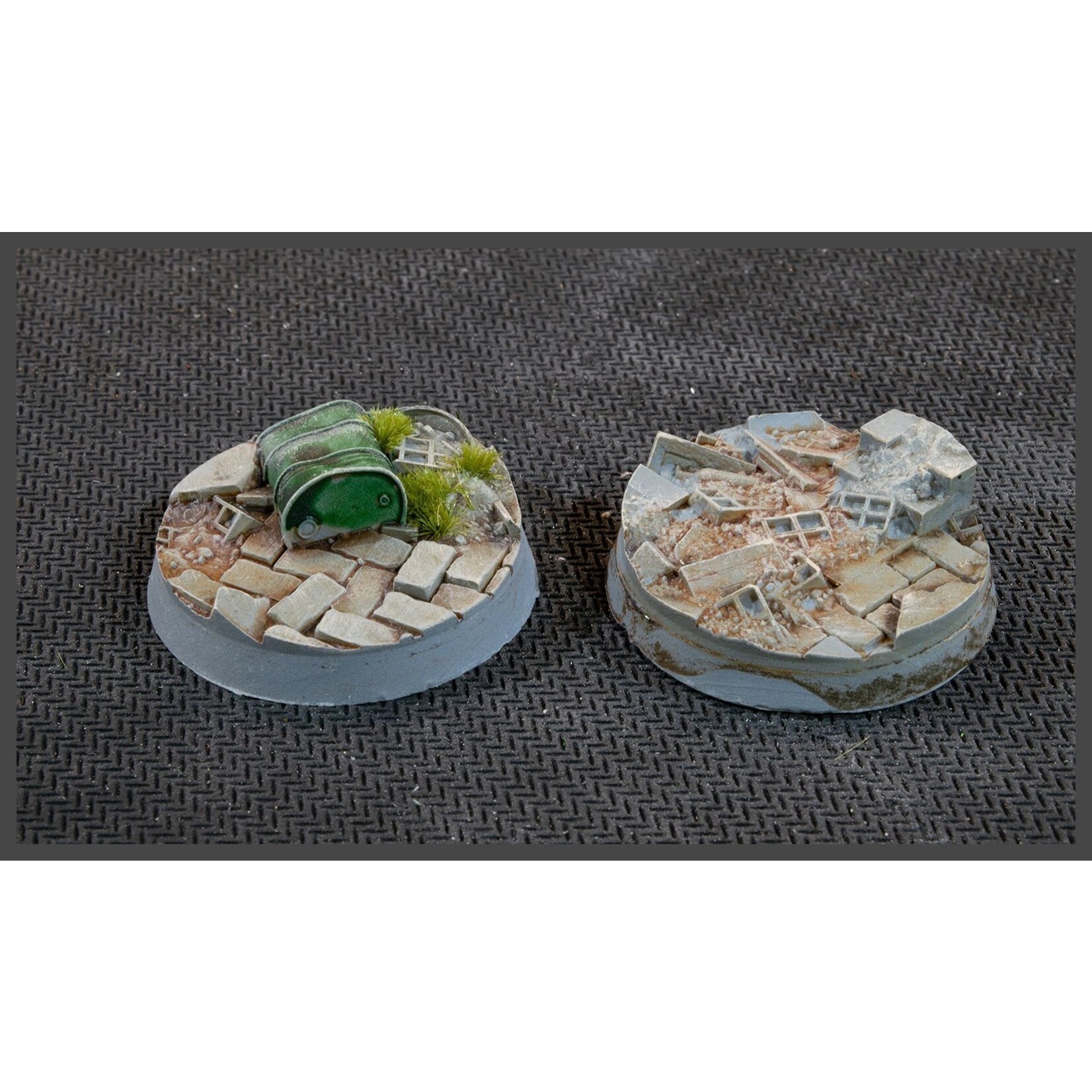 Gamers Grass Urban Warfare Bases Pre-Painted (8x 32mm Round)