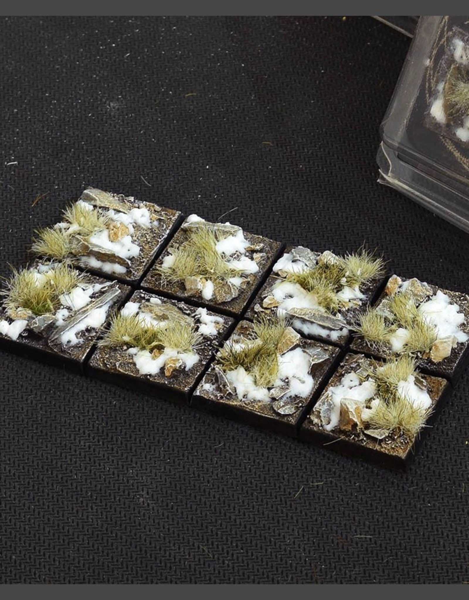 Gamers Grass Winter Bases Pre-Painted (8x 25mm Square)