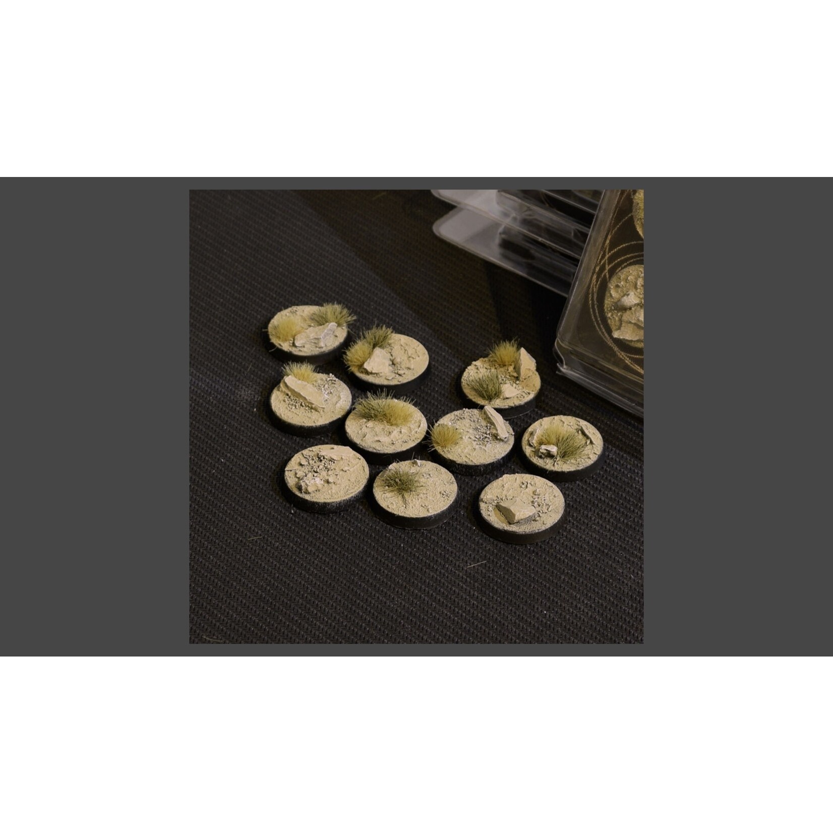 Gamers Grass Arid Steppe Bases Pre-Painted (10x 25mm Round )