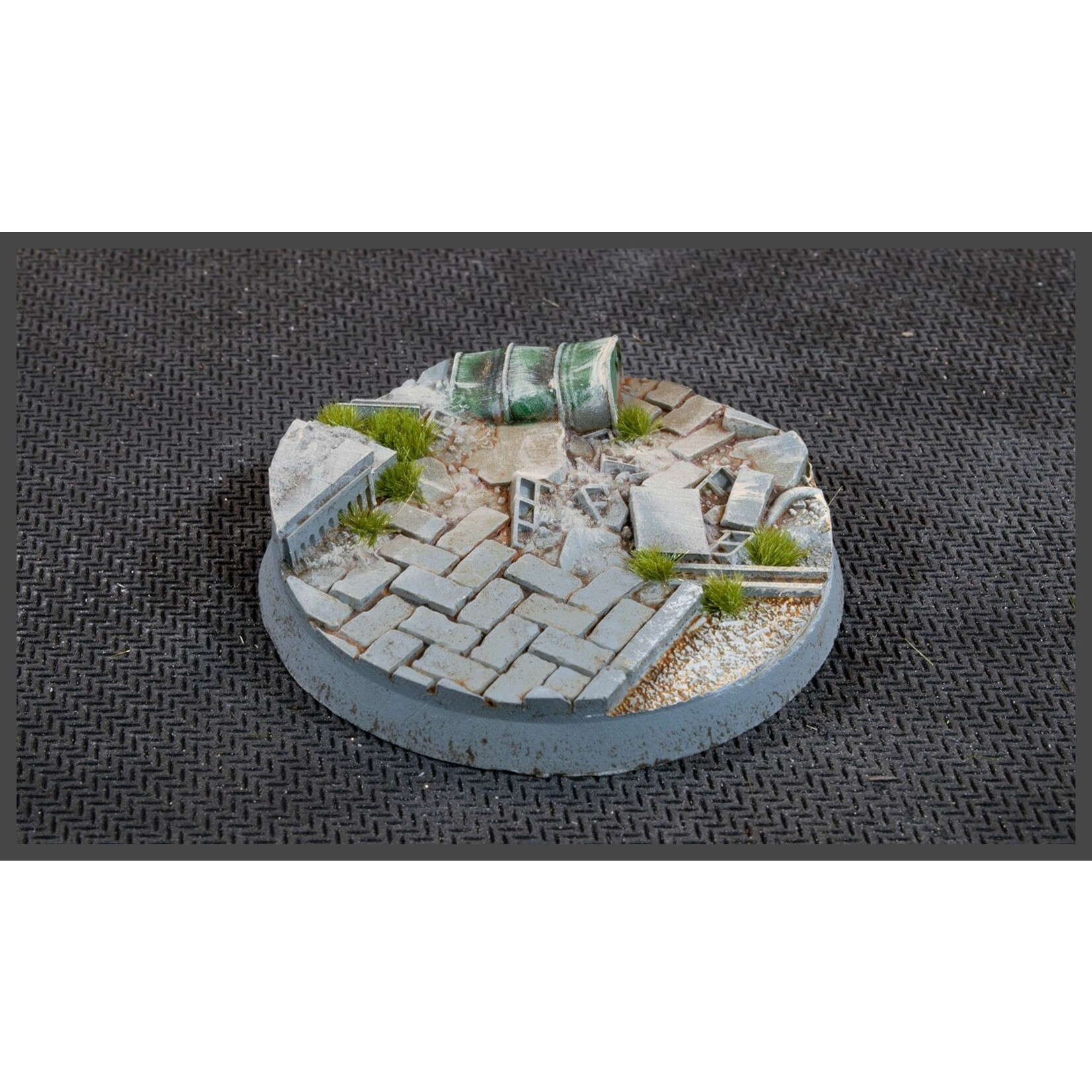 Gamers Grass Urban Warfare Bases Pre-Painted (3x 50mm Round)