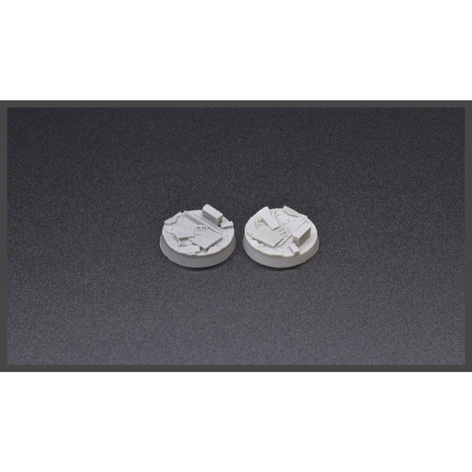Gamers Grass Urban Warfare Resin Bases Unpainted (10x 25mm Round) **