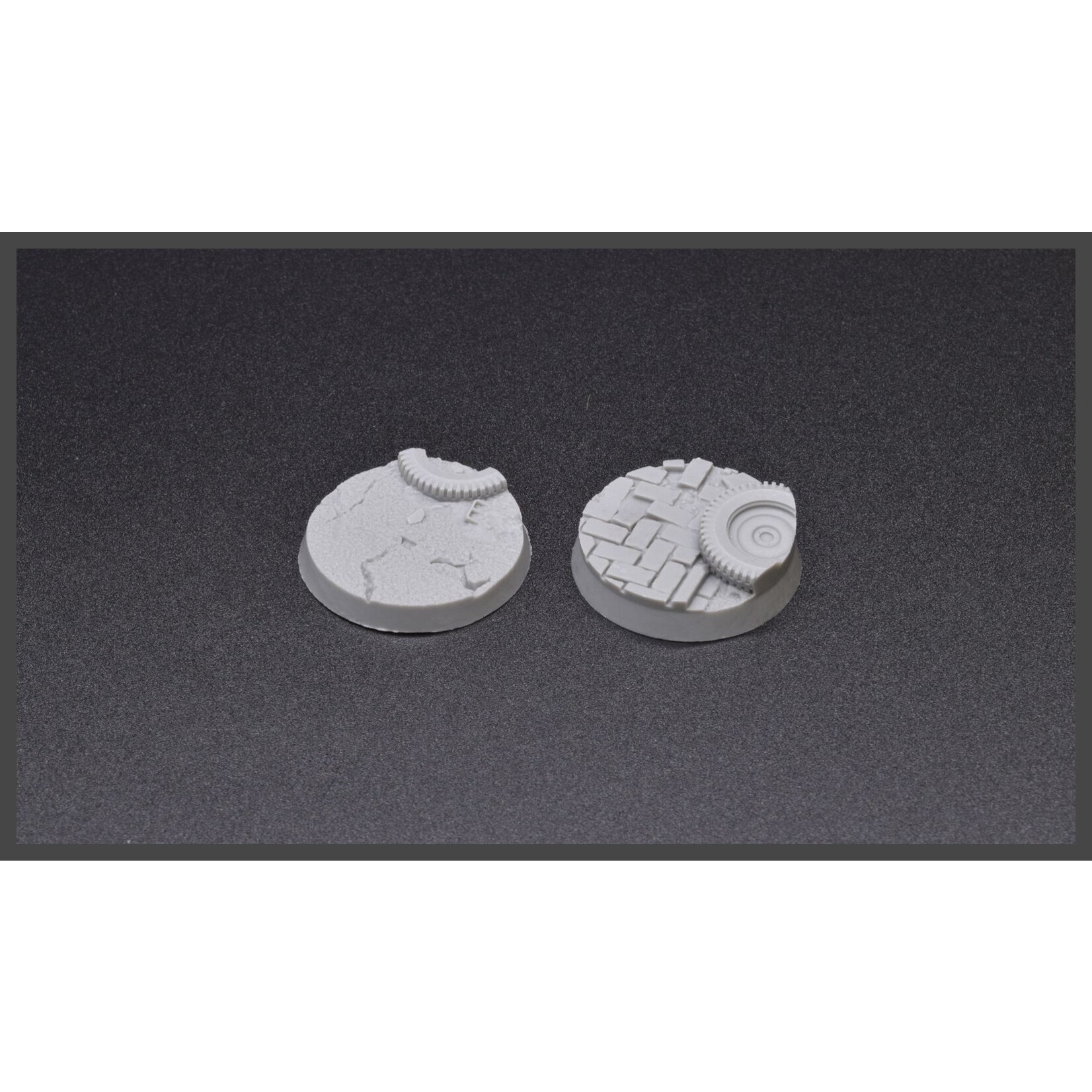 Gamers Grass Urban Warfare Resin Bases Unpainted (10x 32mm Round)