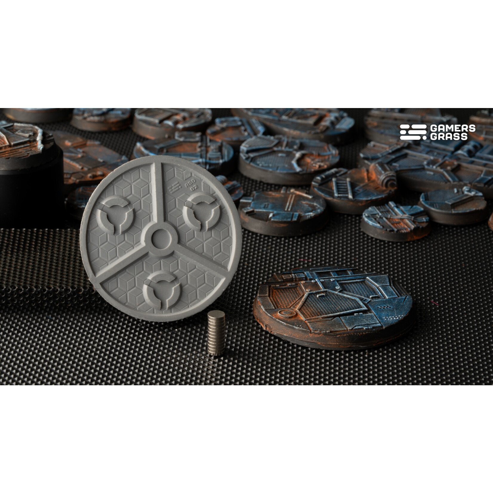 Gamers Grass Spaceship Corridor Bases Pre-Painted (3x 50mm Round )