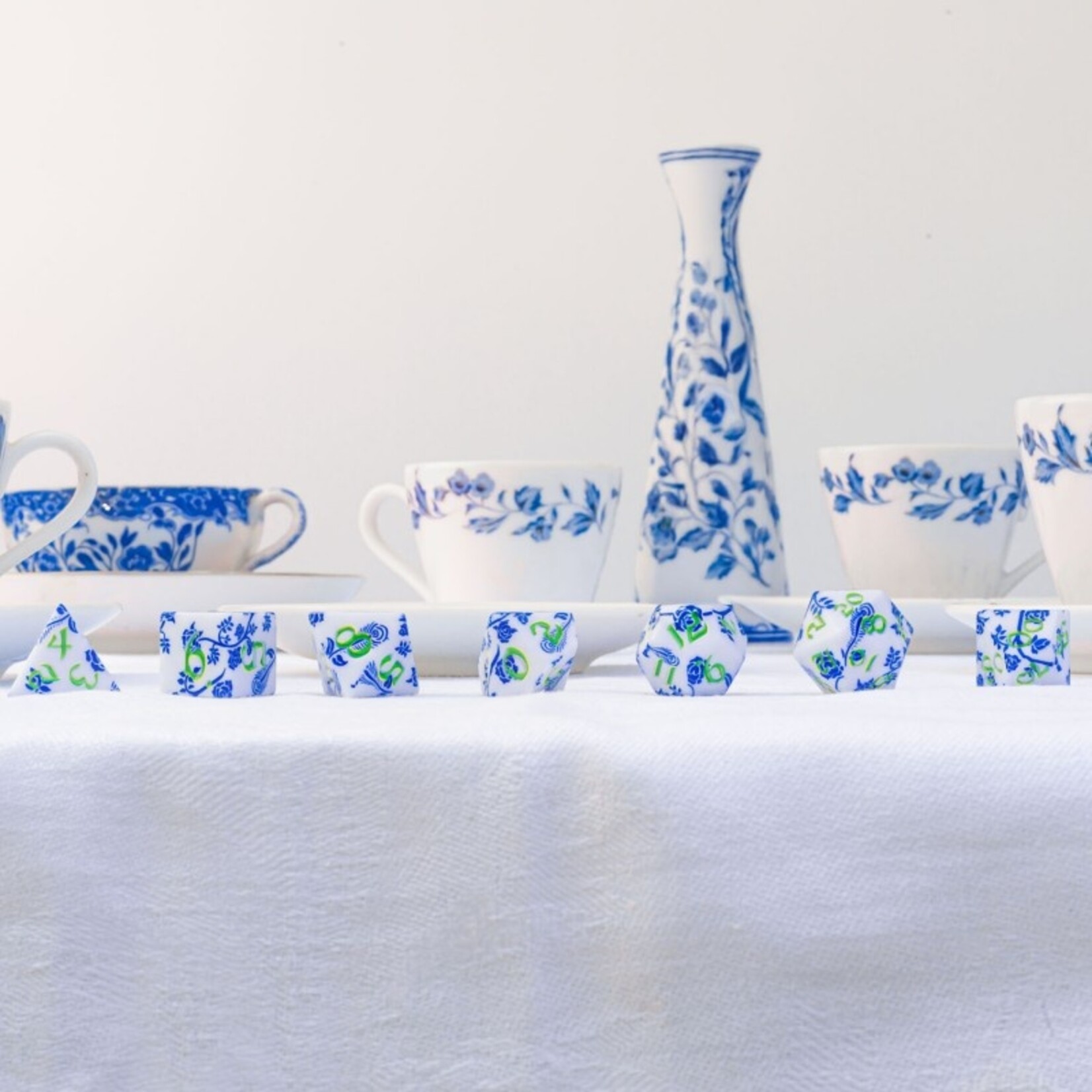 Q-Workshop Full Art Dice Set - Porcelain