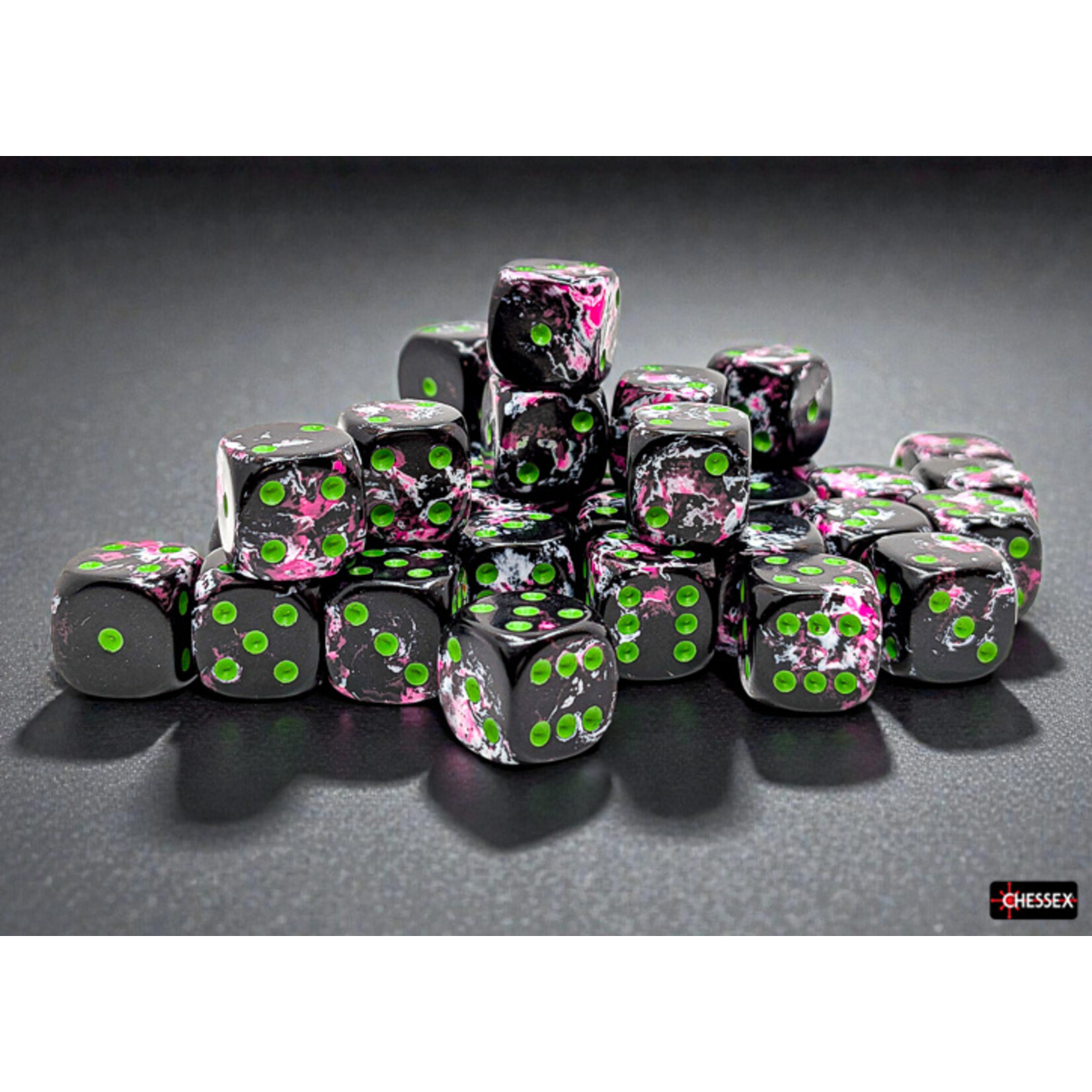 Chessex Chessex 36 x D6 Set Brush 12mm - Paintball/Green