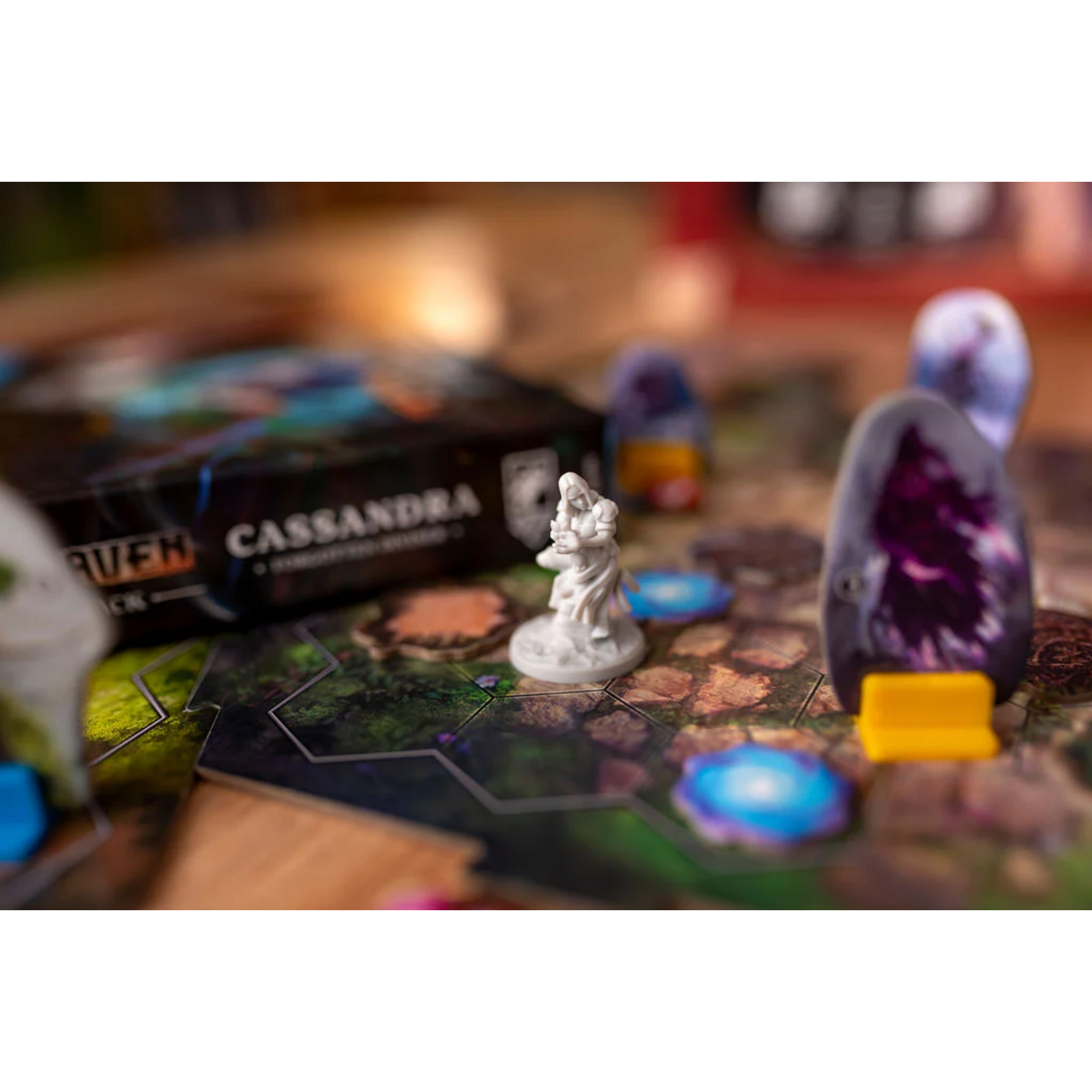 Cephalofair Games Gloomhaven: Mercenary Pack Cassandra Forgotten Diviner (EN) (Pre-order)