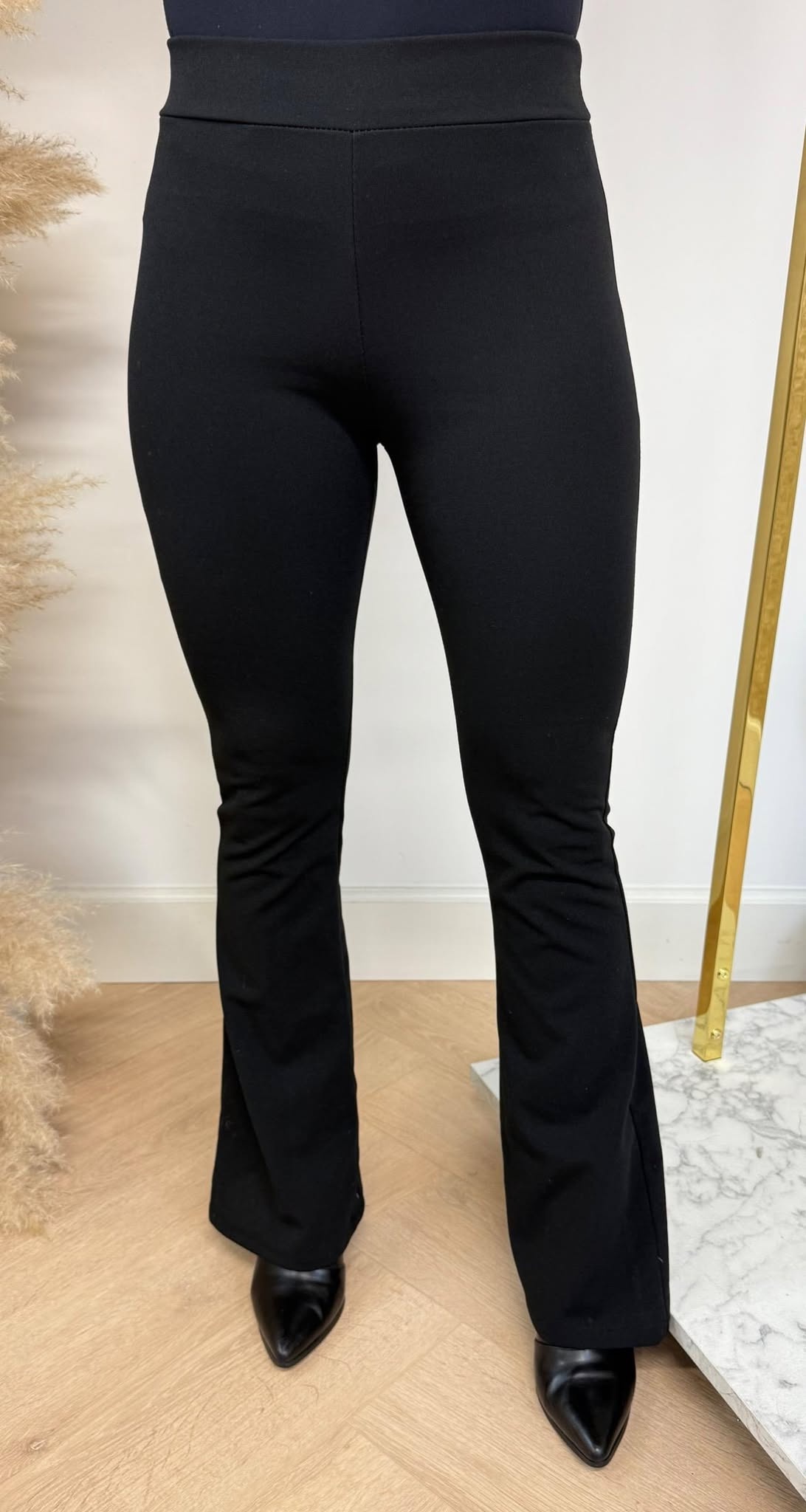 BASIC FLAIR PANTS BLACK