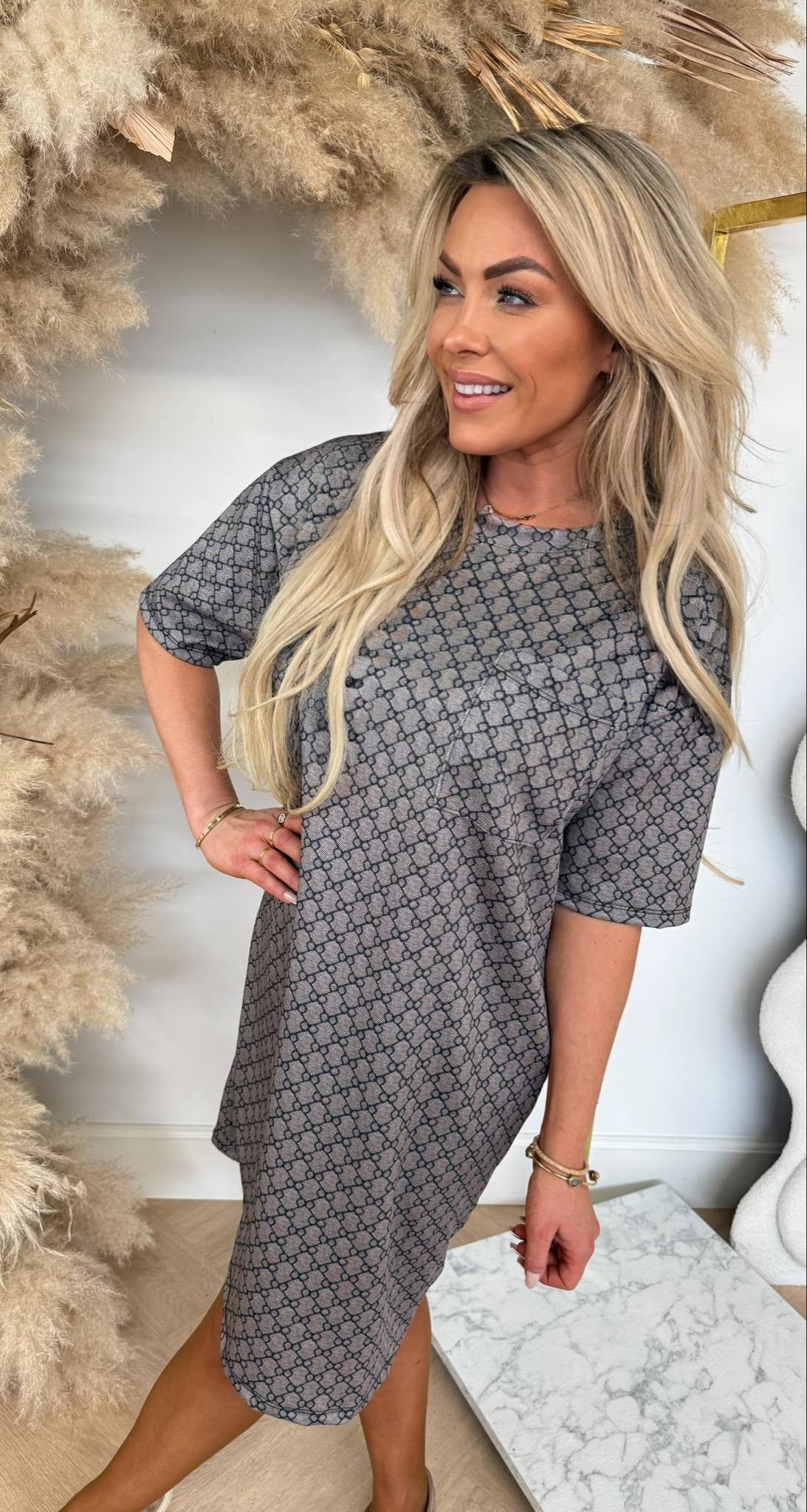 POCKET CIRCLE DRESS TAUPE/BLACK