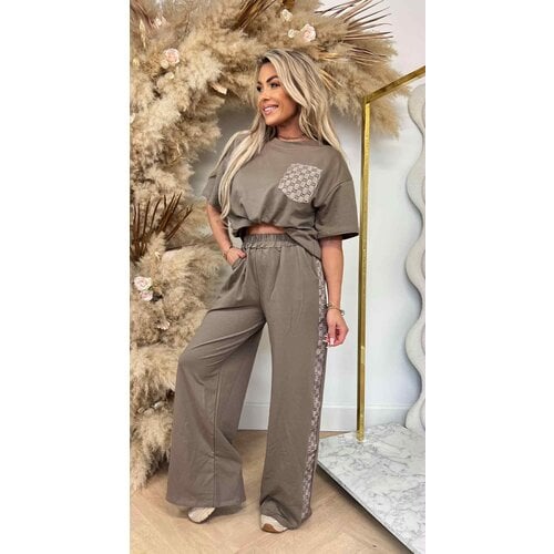 STRIPE GUC PANTS SET TAUPE STRIPE GUC PANTS SET TAUPE
