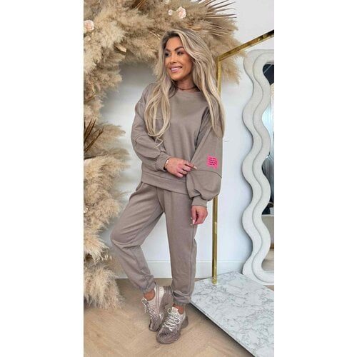 SO PERFECT EMBLEEM SET TAUPE SO PERFECT EMBLEEM SET TAUPE