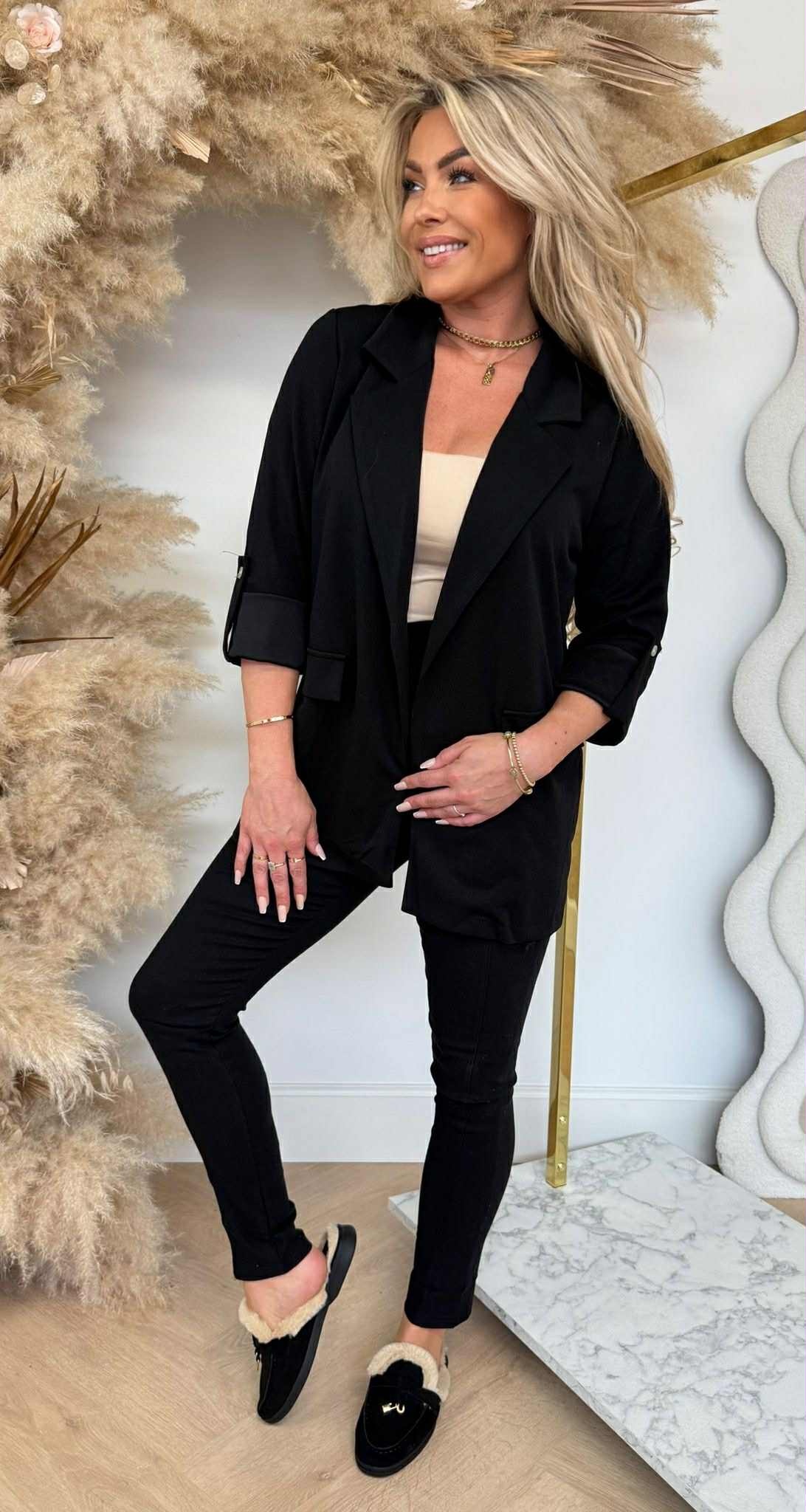 BASIC KRAAG VESTJE BLACK