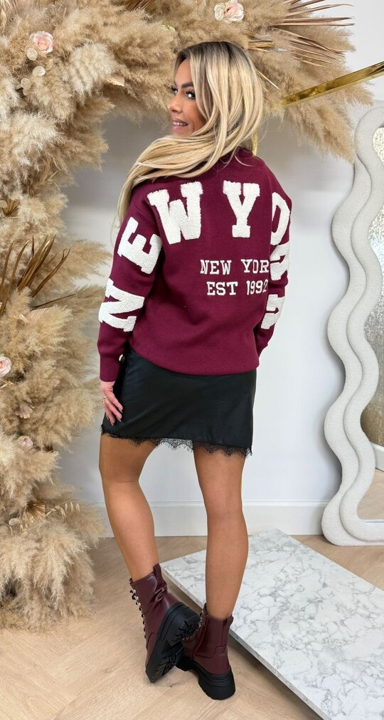 NEW YORK TEDDY TEKST SWEAT 180 BURGUNDY/BEIGE NEW YORK TEDDY TEKST SWEAT 180 BURGUNDY/BEIGE