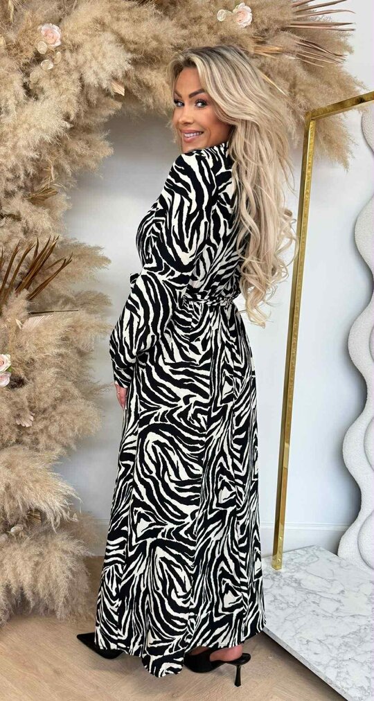 LIEKE ANIMAL PRINT MAXI DRESS ZEBRA LIEKE ANIMAL PRINT MAXI DRESS ZEBRA