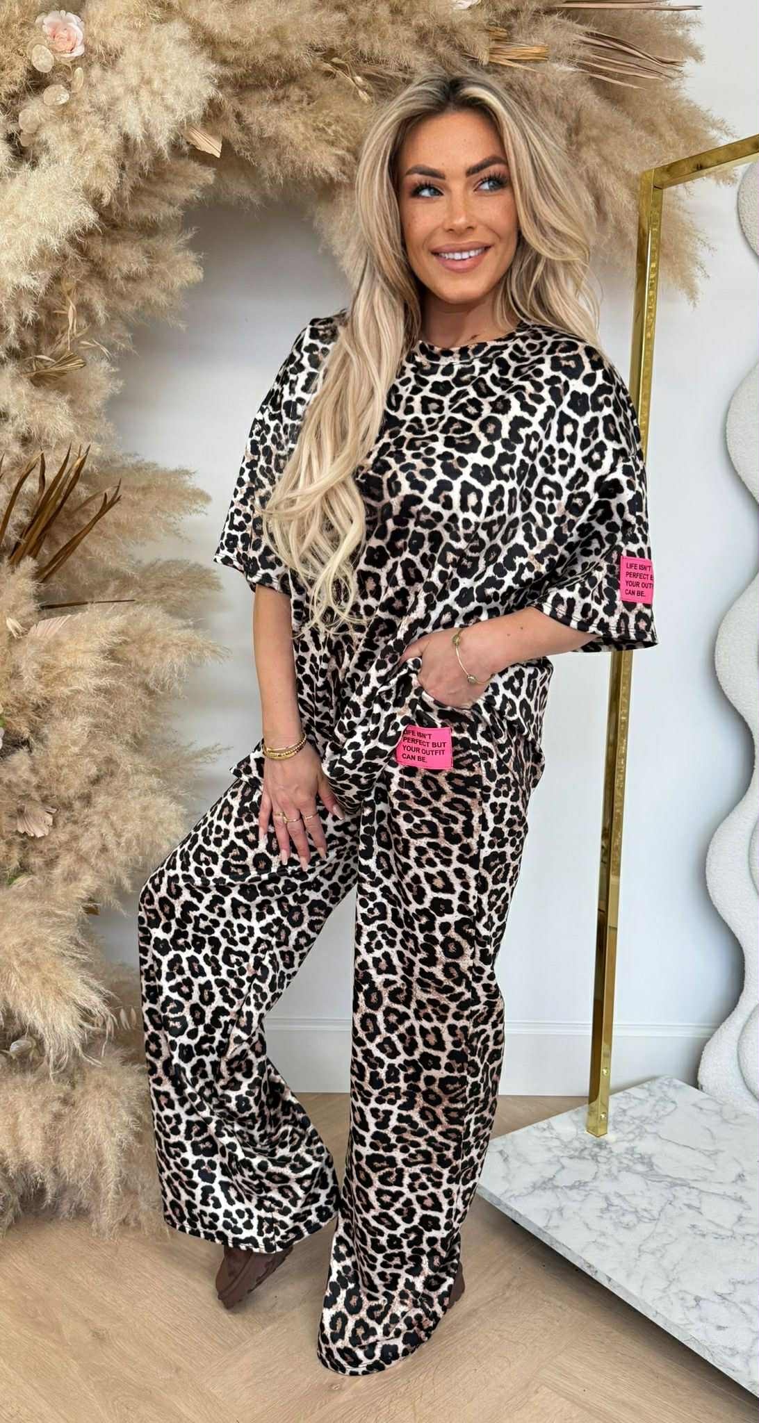 NEW EMBLEEM LEOPARD SET BEIGE/BLACK NEW EMBLEEM LEOPARD SET BEIGE/BLACK