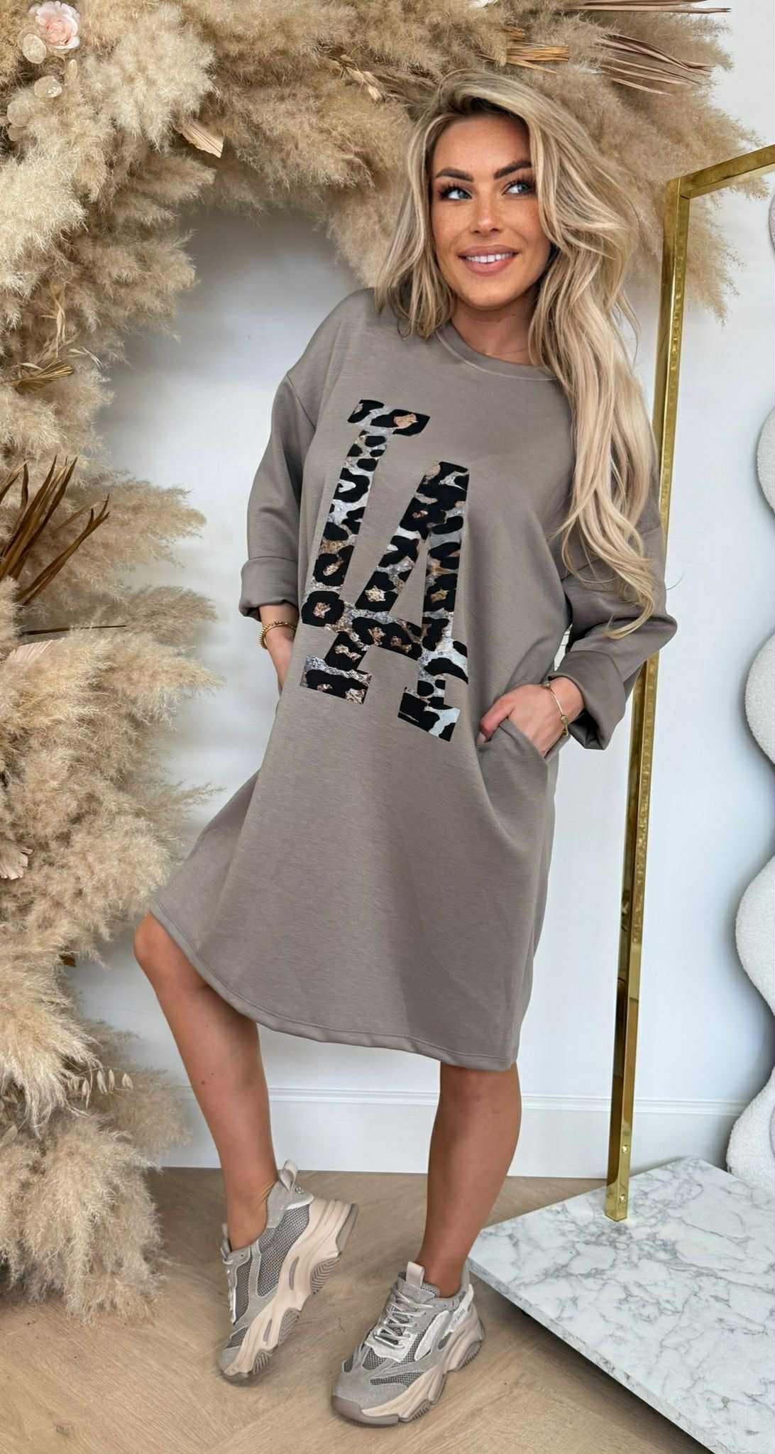 LA MIMA LEO LONG TEE TAUPE