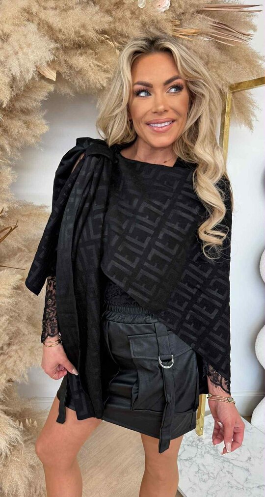 LOGO PONCHO BLACK