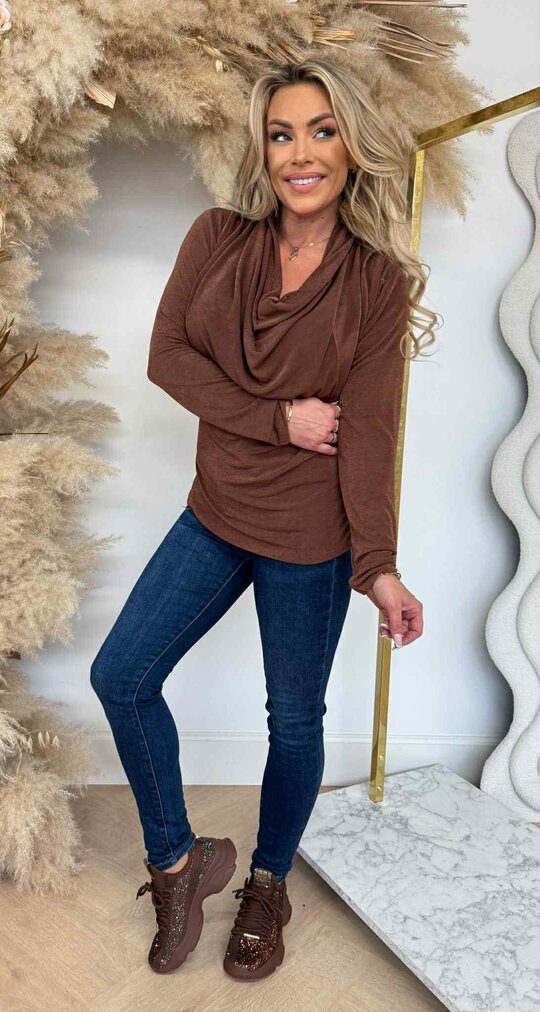 CLO WATERVAL TOP NUDE