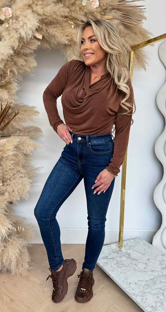 CLO WATERVAL TOP NUDE