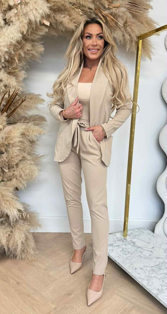 CLASSY SUIT LIGHTBEIGE