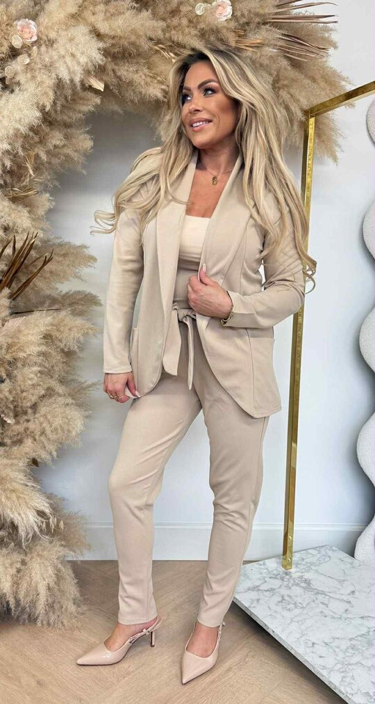 CLASSY SUIT LIGHTBEIGE