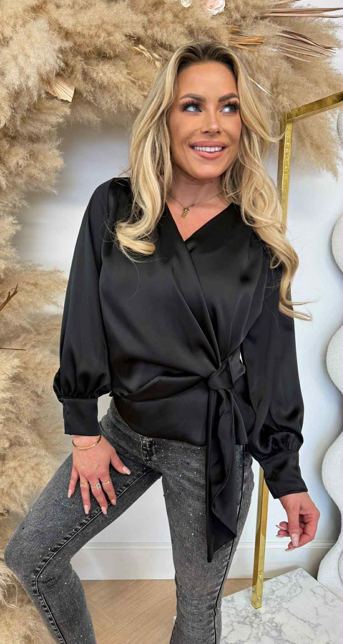 SATIN OMSLAG BLOUSE BLACK SATIN OMSLAG BLOUSE BLACK
