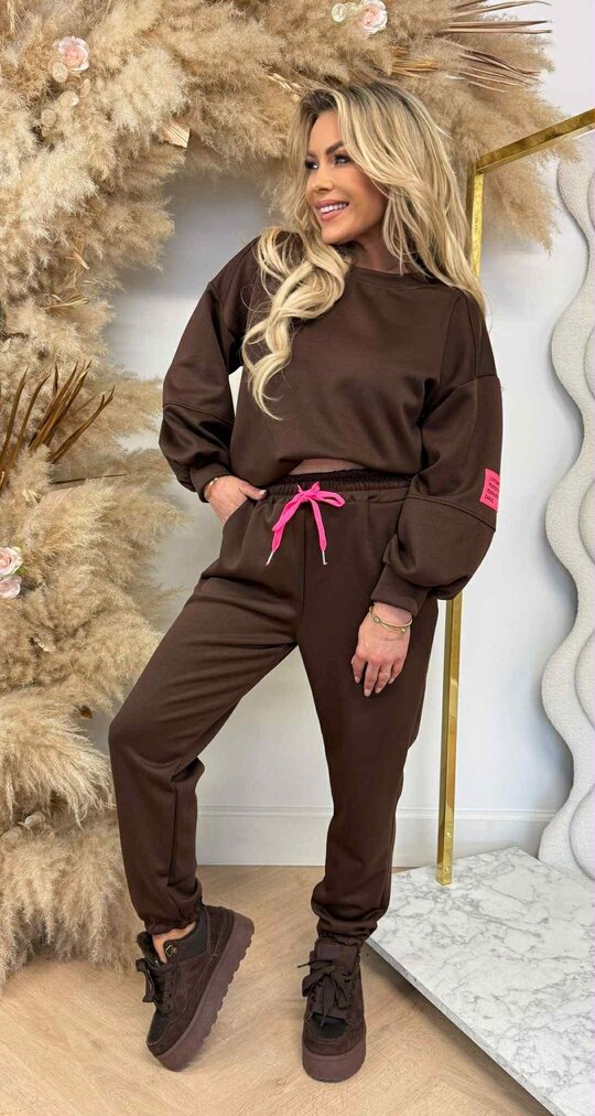 SO PERFECT EMBLEEM SET CHOCO