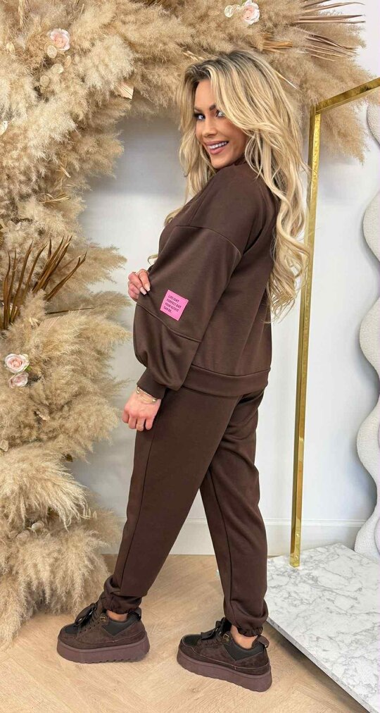 SO PERFECT EMBLEEM SET CHOCO