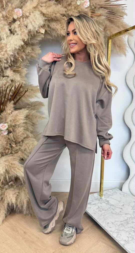 LOUNGE SET TAUPE