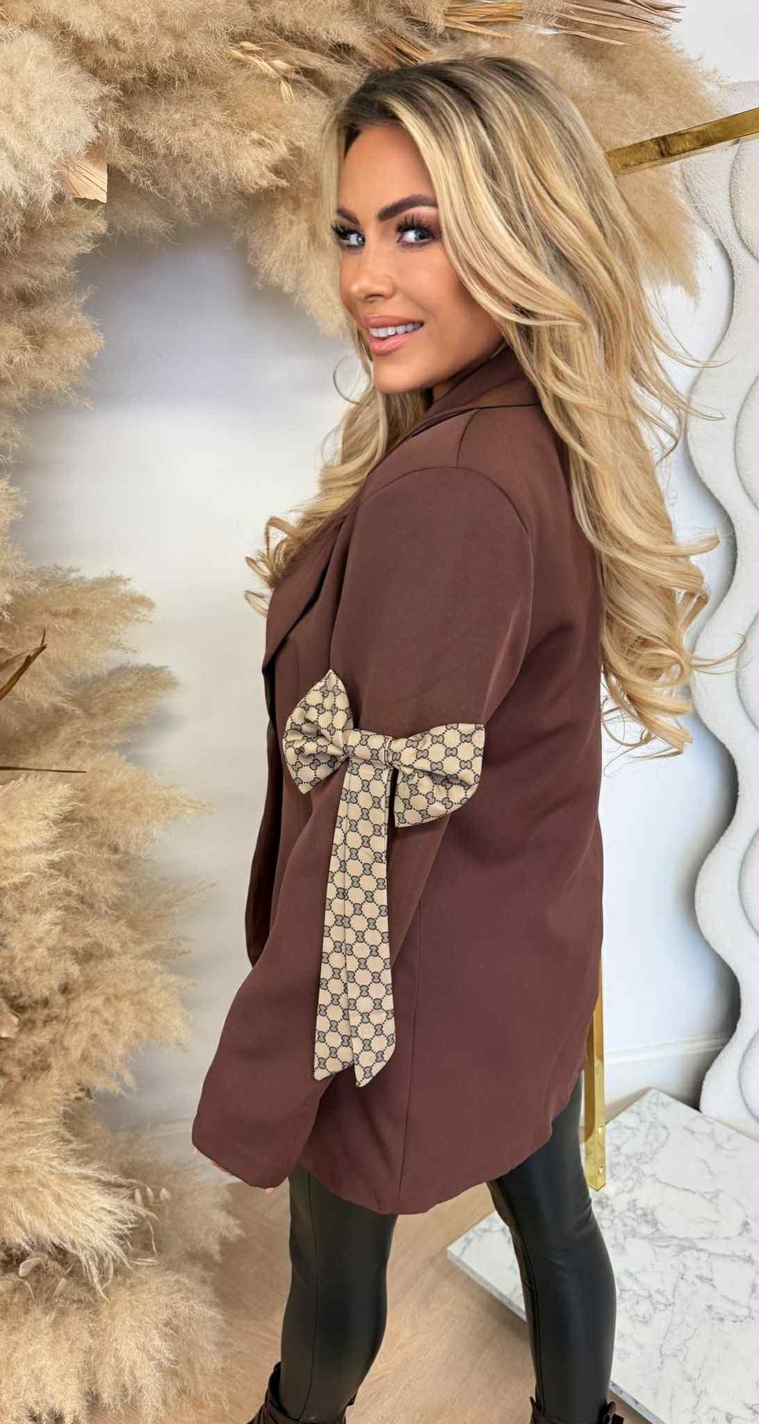 INSPIRED BOW BLAZER LIGHTCHOCO
