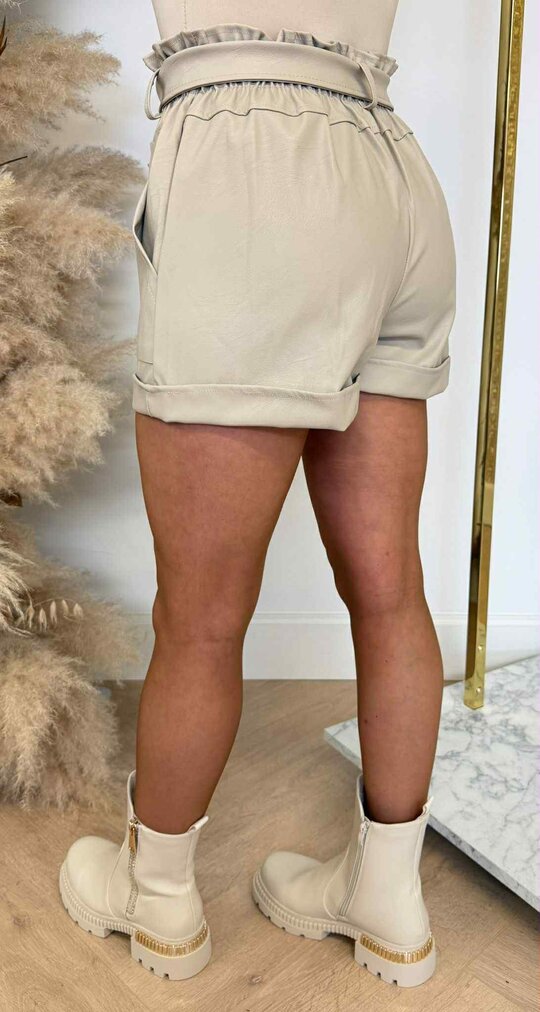 VIENNA LEATHER LOOK SHORT BEIGE VIENNA LEATHER LOOK SHORT BEIGE
