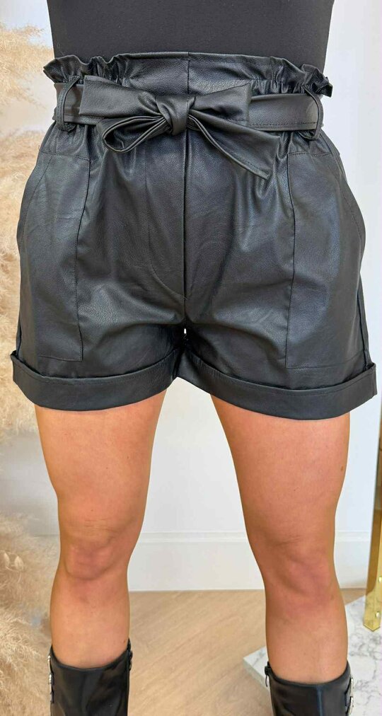 VIENNA LEATHER LOOK SHORT BLACK VIENNA LEATHER LOOK SHORT BLACK