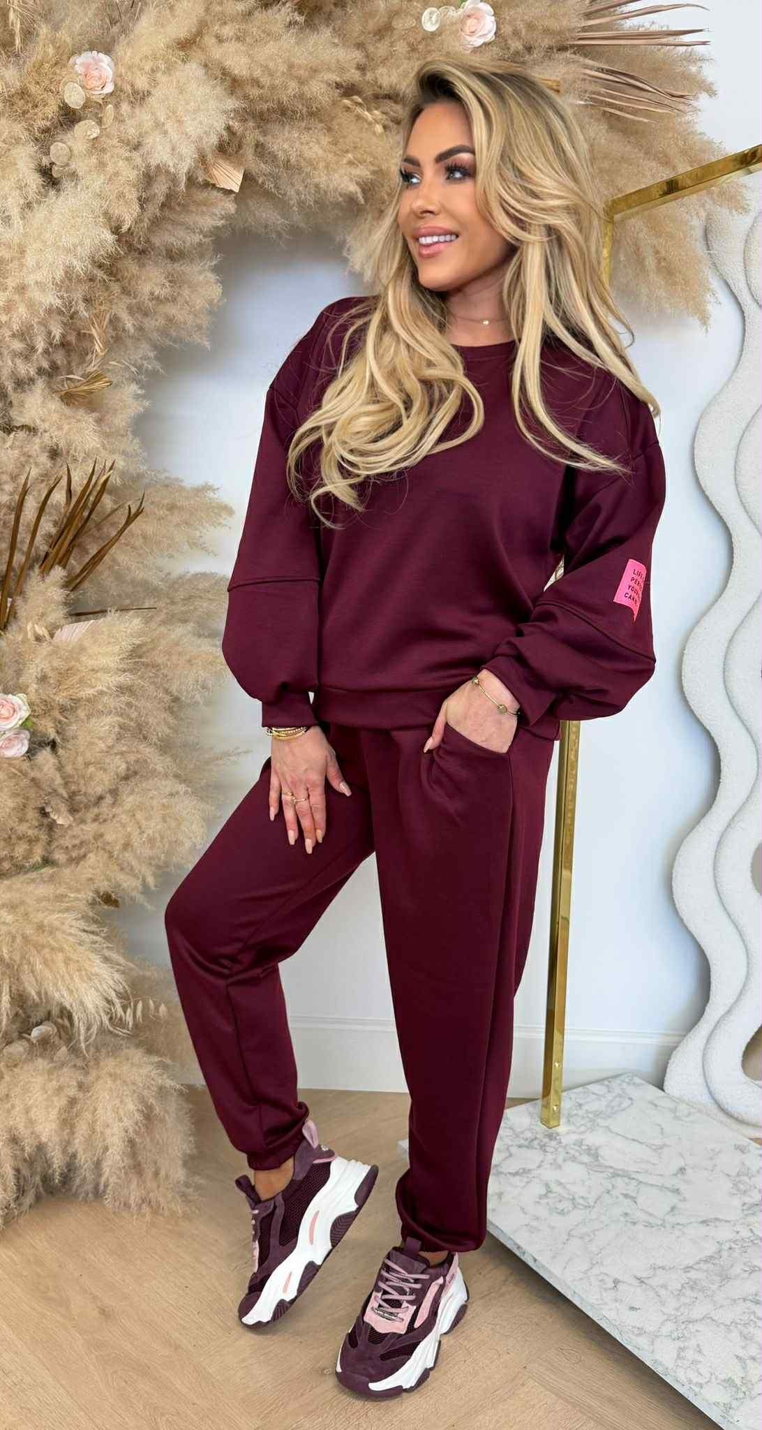 SO PERFECT EMBLEEM SET BURGUNDY