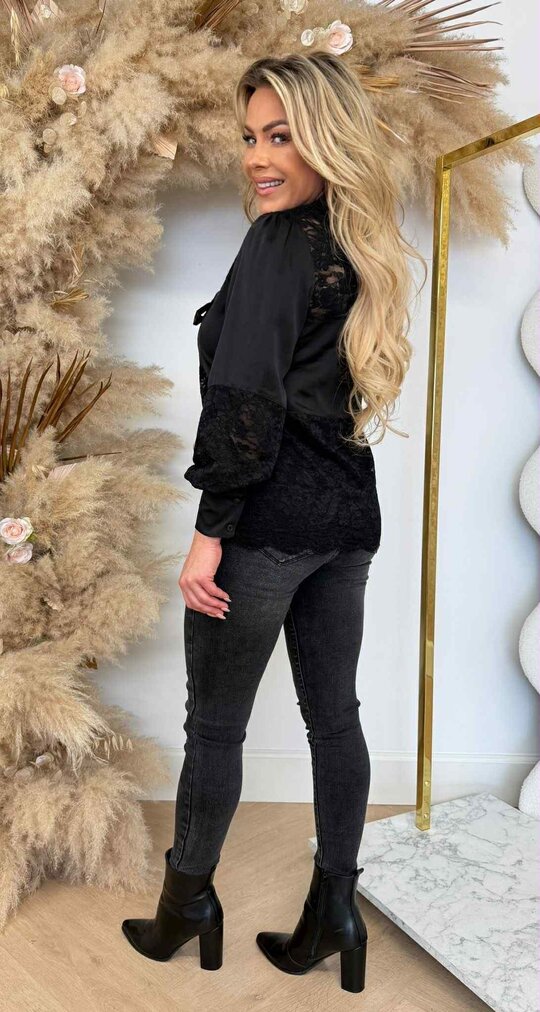 STRIK LACE BLOUSE 375 BLACK