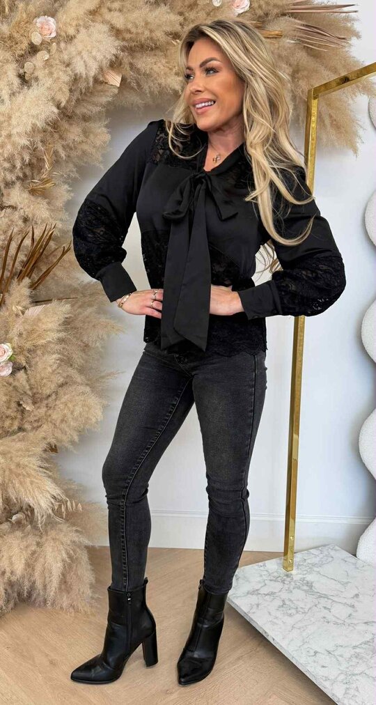 STRIK LACE BLOUSE 375 BLACK