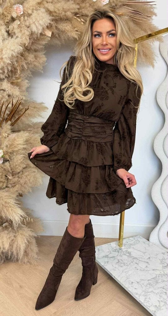 NAOMI RUFFLE DRESS 5246 CHOCO