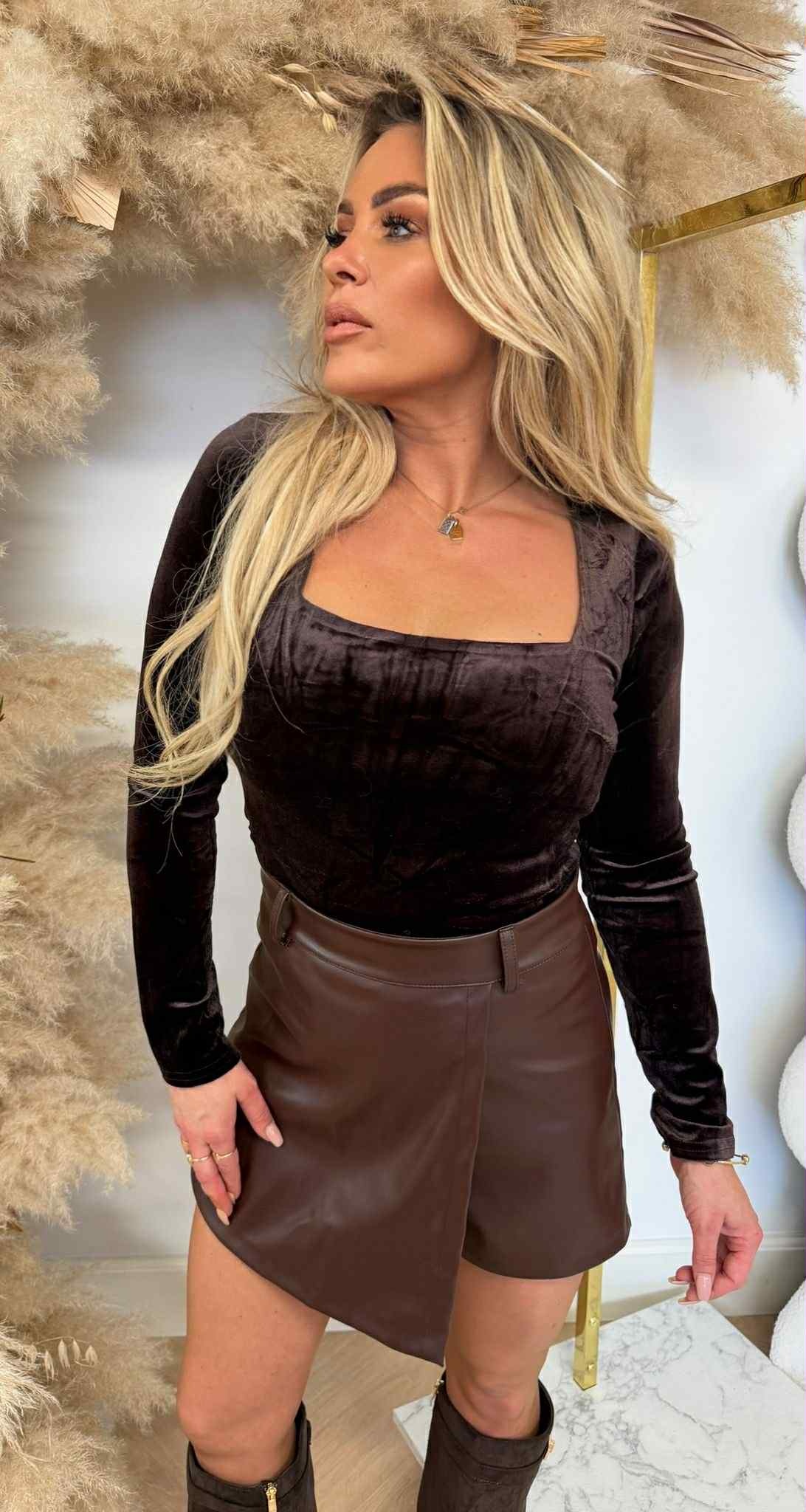 VELVET LONGSLEEVE BODY 9870 CHOCO VELVET LONGSLEEVE BODY 9870 CHOCO