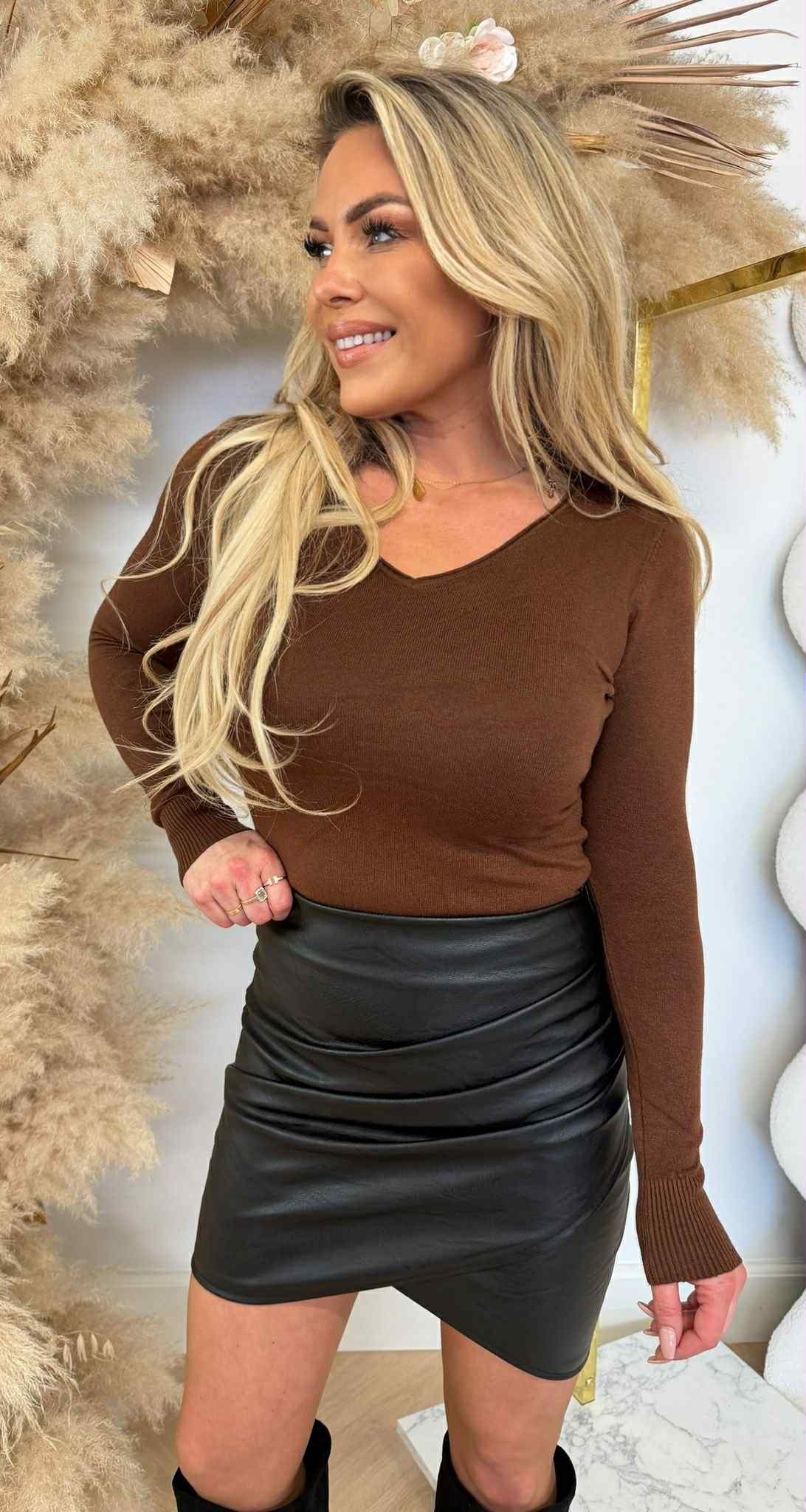 STUDIO BASIC V TOP 5111 CHOCO STUDIO BASIC V TOP 5111 CHOCO